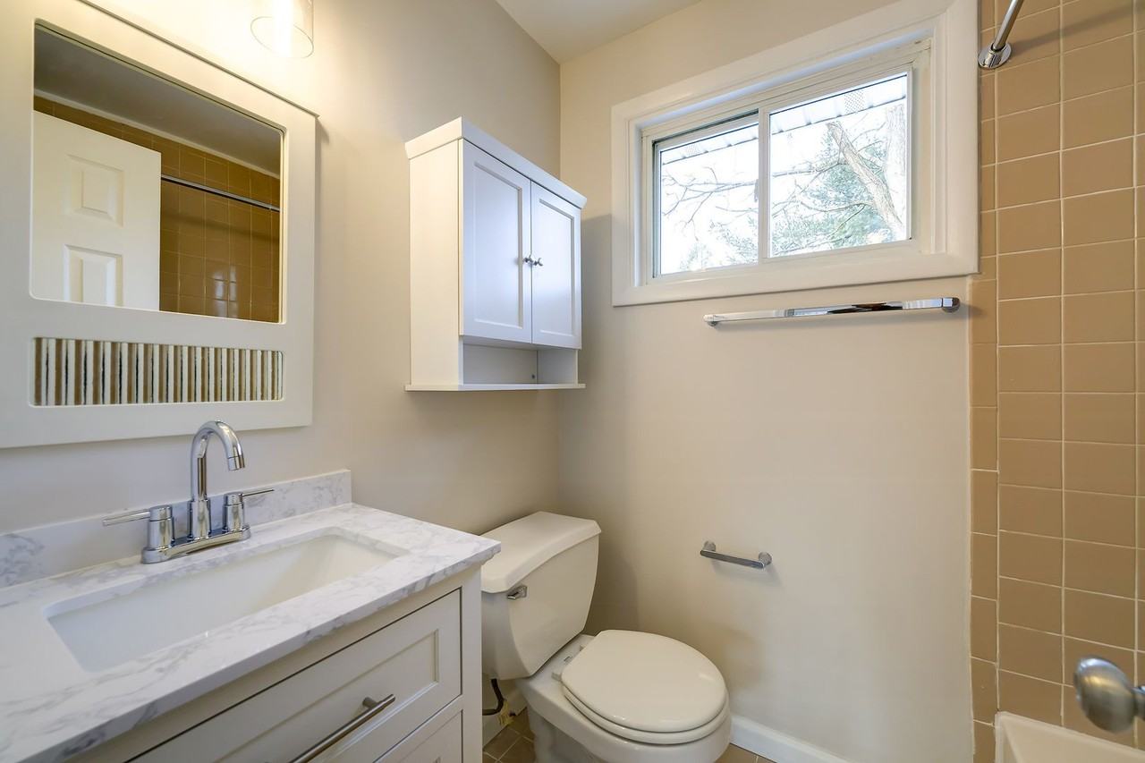 10022 Brunett Ave - Photo 4 of 40