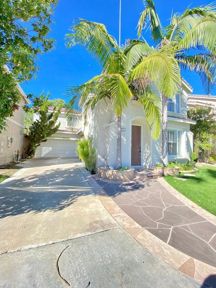 25 Caledon Ct - Photo 3 of 50