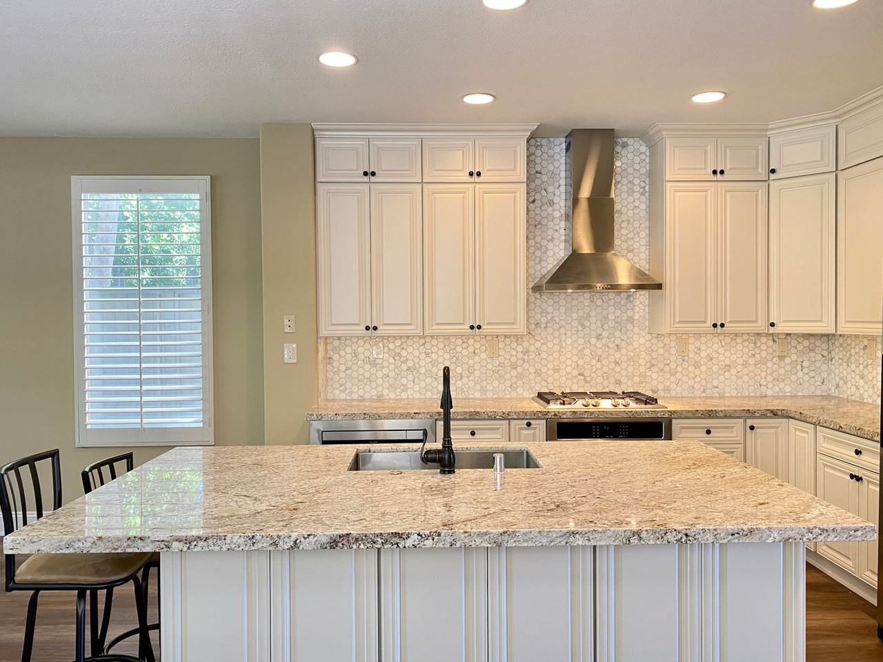 25 Caledon Ct - Photo 7 of 50