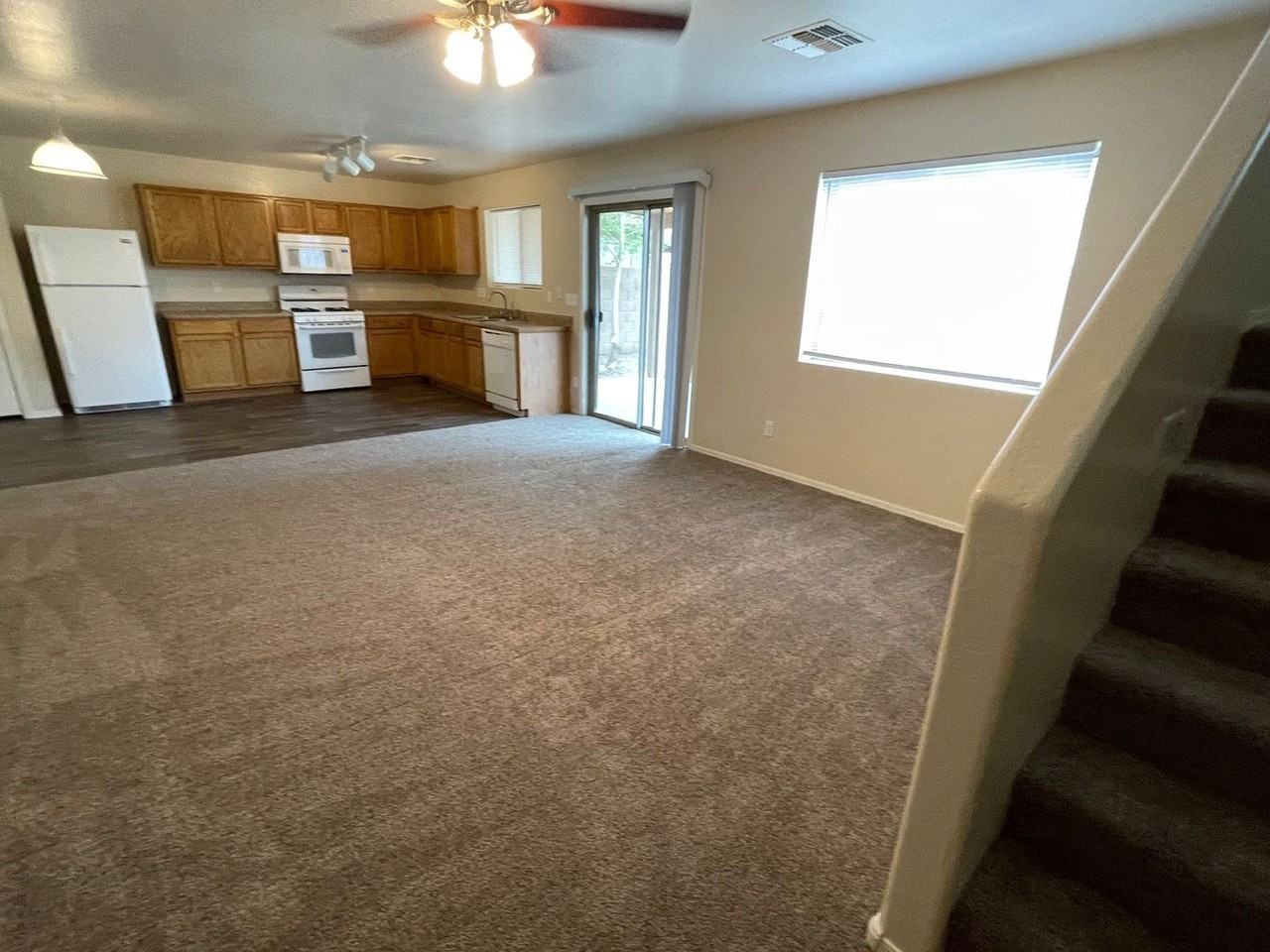 44777 W Balboa Dr - Photo 3 of 29