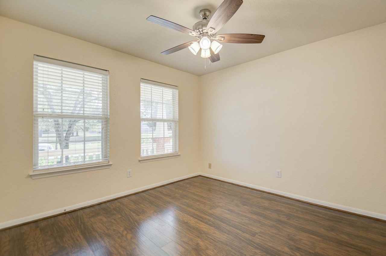 17523 Cypress Orchard Ln - Photo 5 of 26