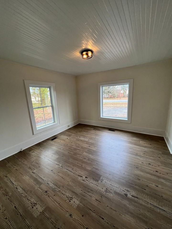 1819 N Charlotte Ave - Photo 4 of 11