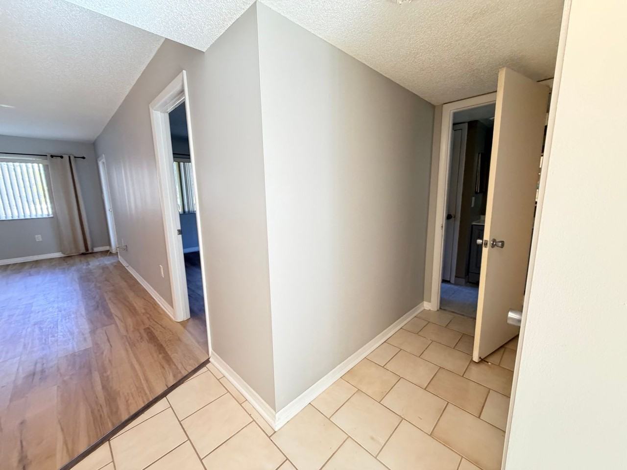 1520 Glen Oaks Dr E - Photo 7 of 33