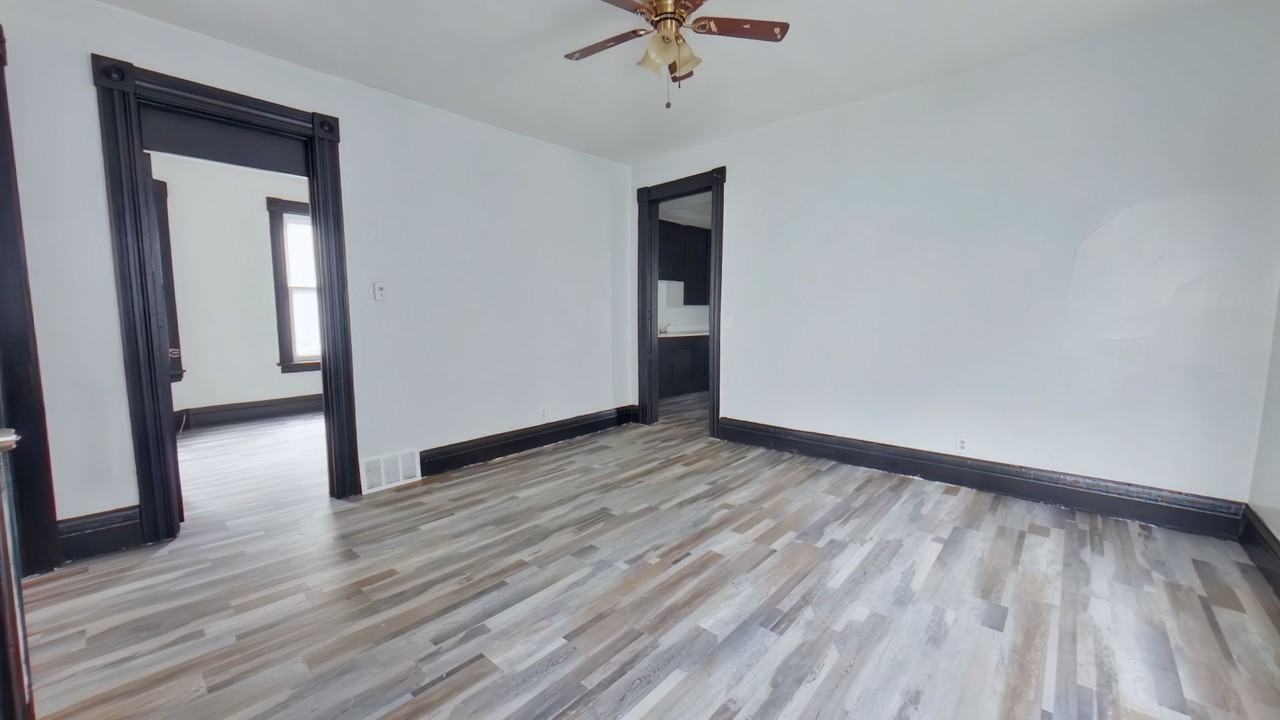 6 Calihan Park - Photo 5 of 11