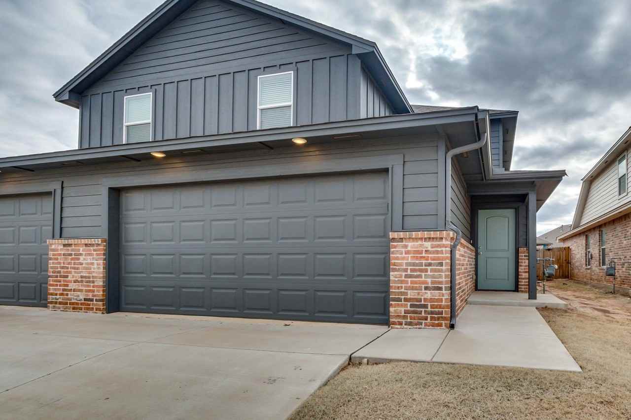 10810 Nw 119th Pl - Photo 4 of 50