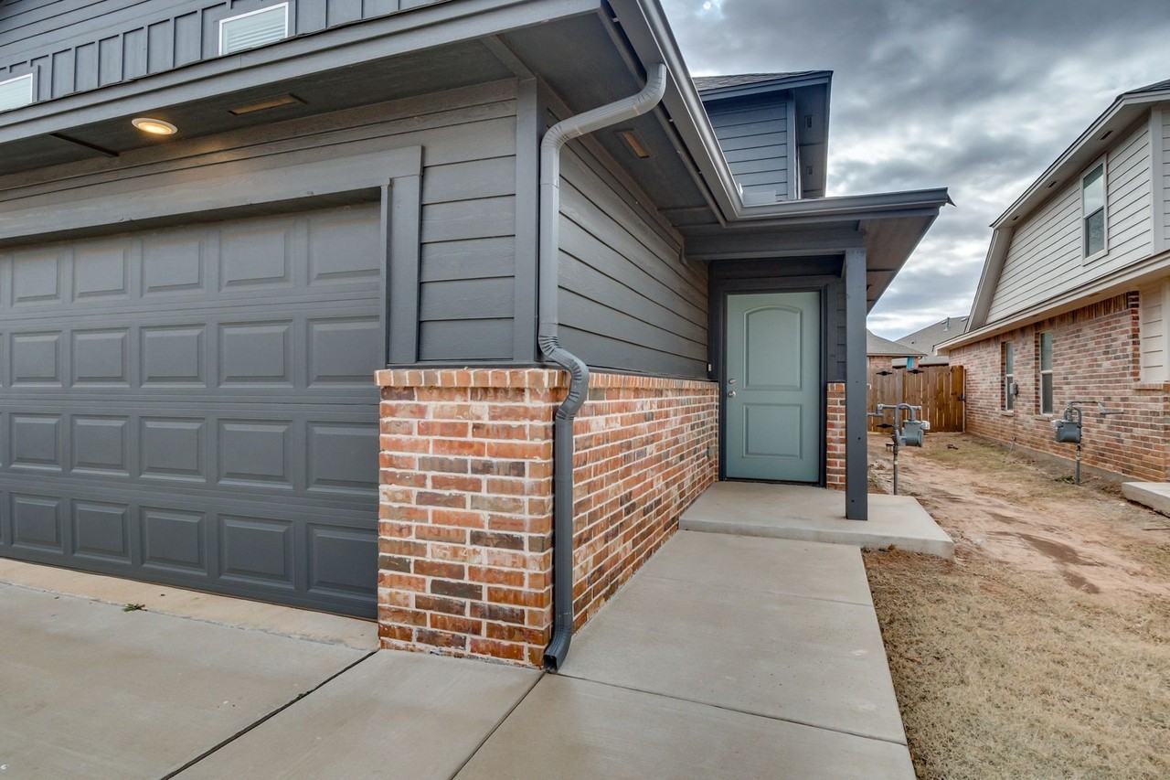 10810 Nw 119th Pl - Photo 6 of 50