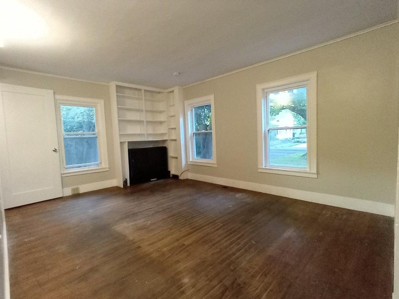 209 3rd St - Photo 7 of 43