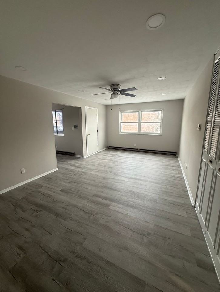 523 S Sandusky Ave - Photo 4 of 10