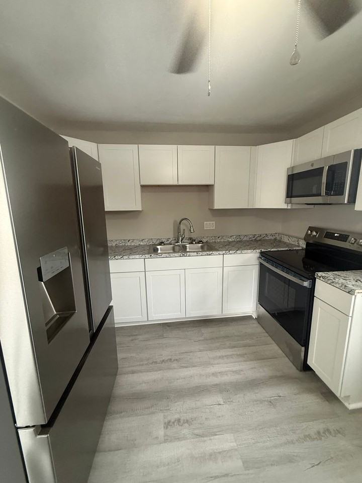 523 S Sandusky Ave - Photo 7 of 10