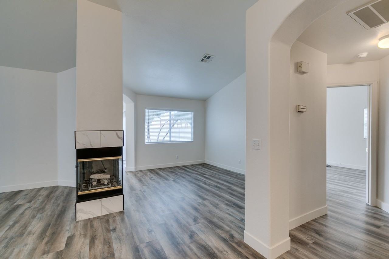 3738 Saint Phillip Ct - Photo 4 of 49