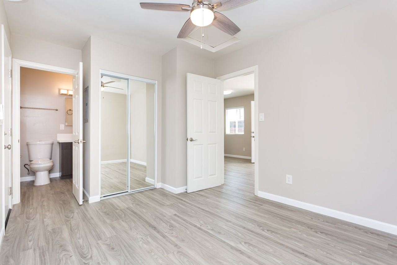 819 W Palm Ave #819 - Photo 6 of 16