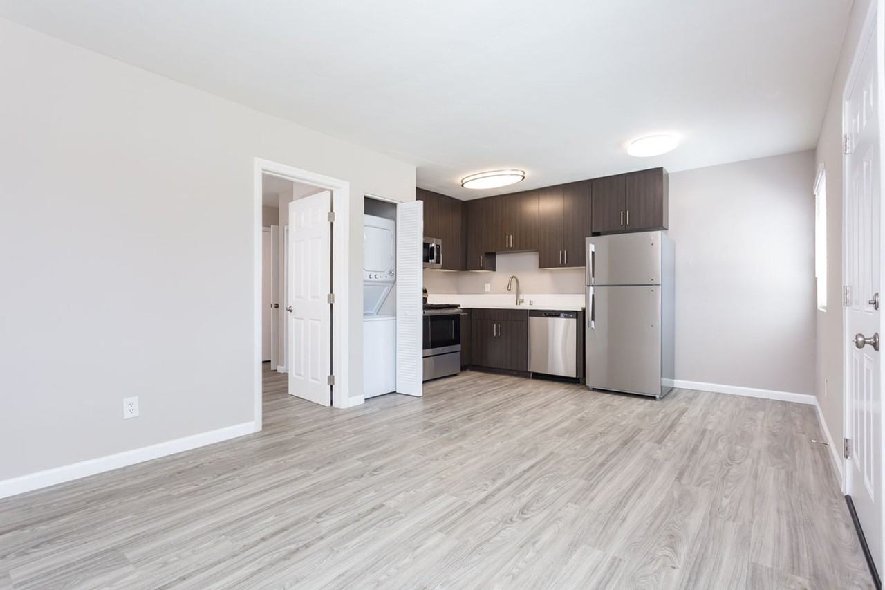 819 W Palm Ave #819 - Photo 5 of 17