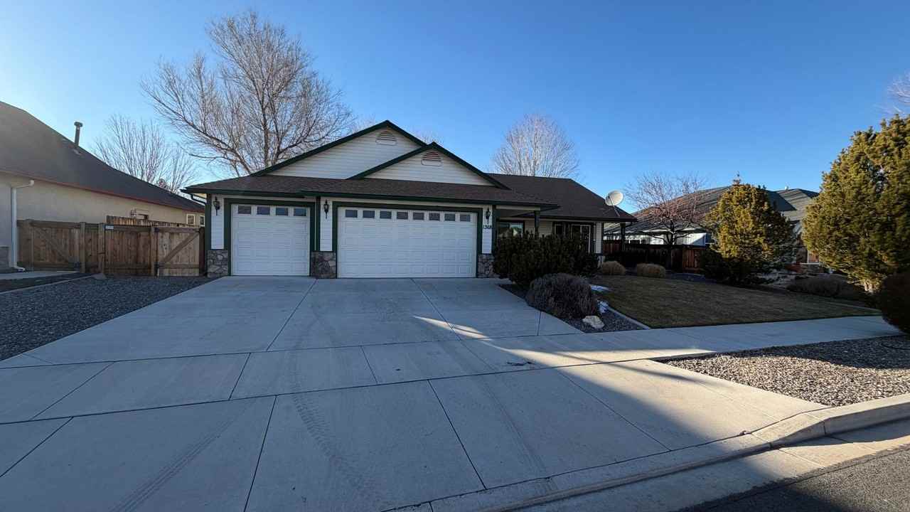 1368 Macenna Ln - Photo 2 of 10