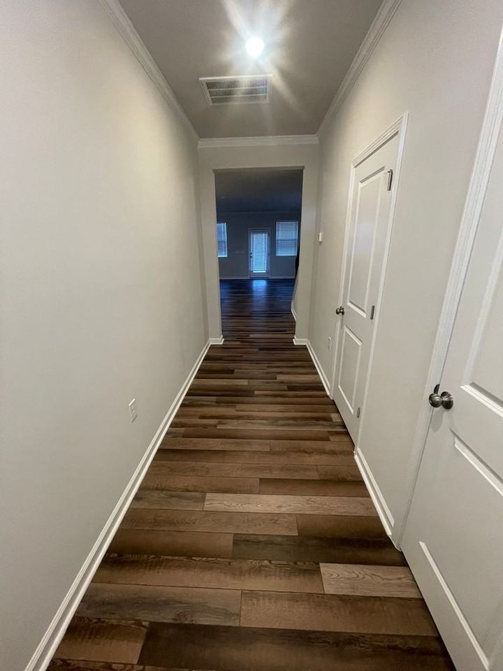 210 Lennox Spring Dr - Photo 3 of 25