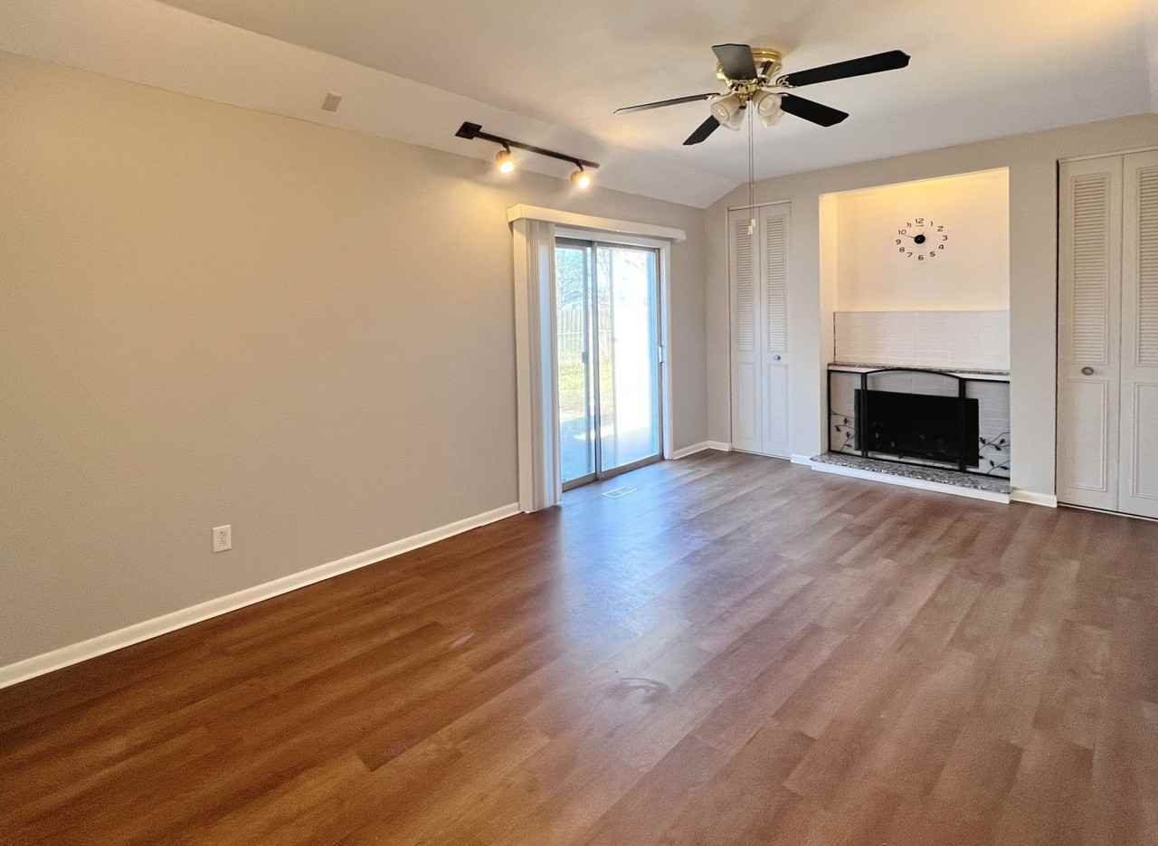 924 Princess Dr - Photo 7 of 17