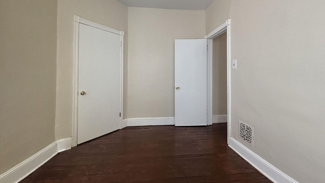 5471 Delancey St - Photo 4 of 15