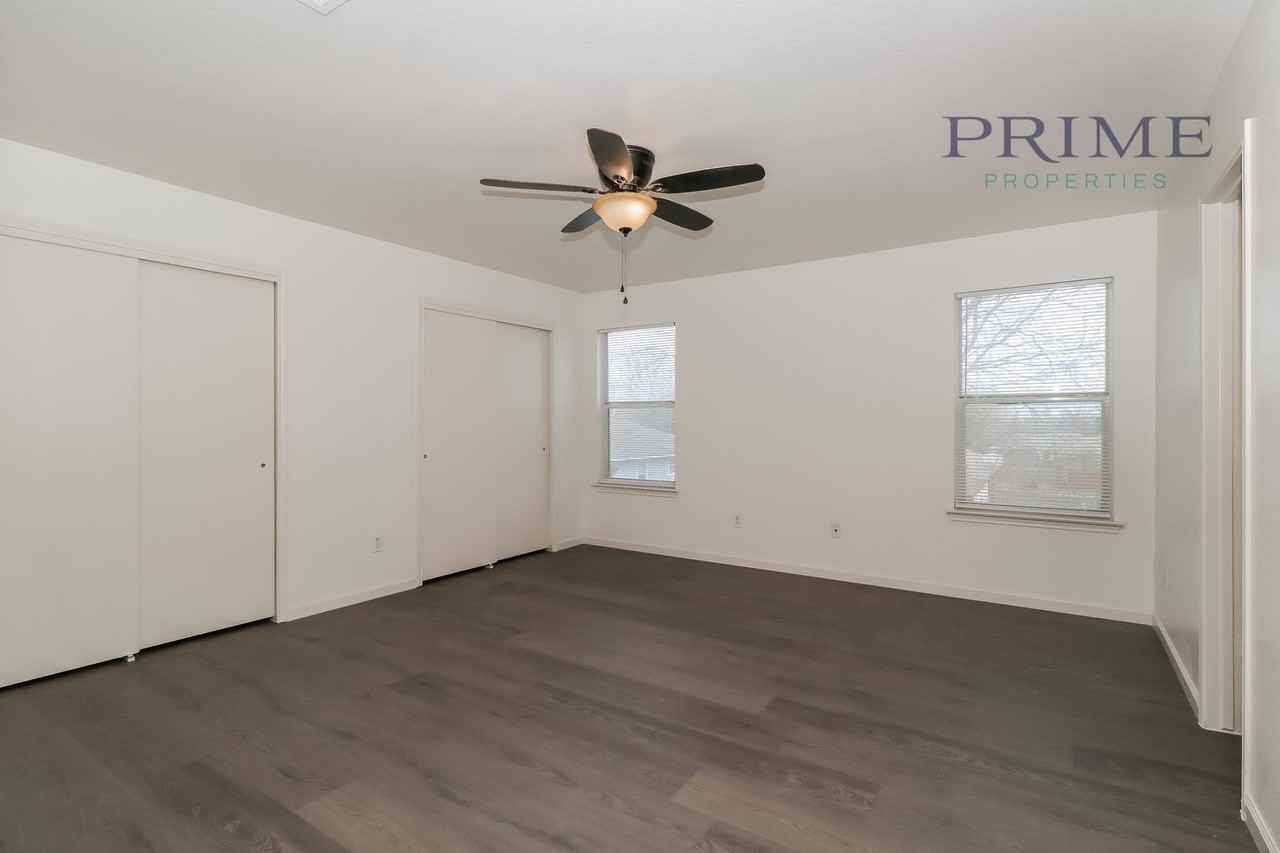 7012 Doyal Dr - Photo 5 of 17