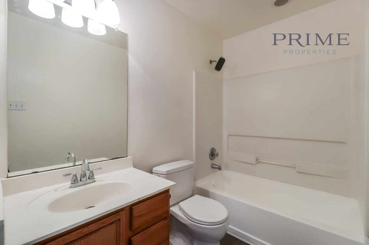 7012 Doyal Dr - Photo 7 of 17