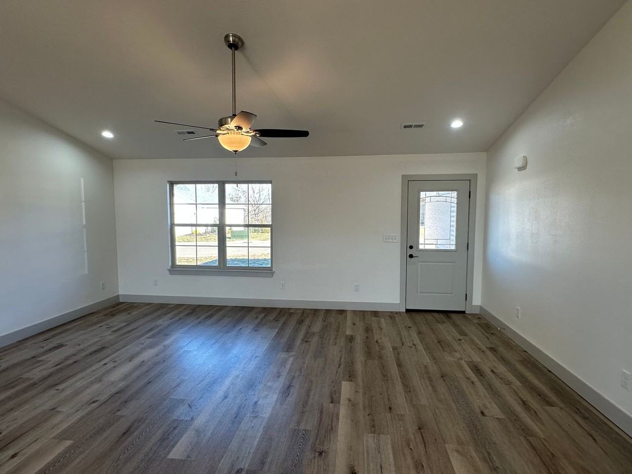 154 Mesa Dr - Photo 4 of 50