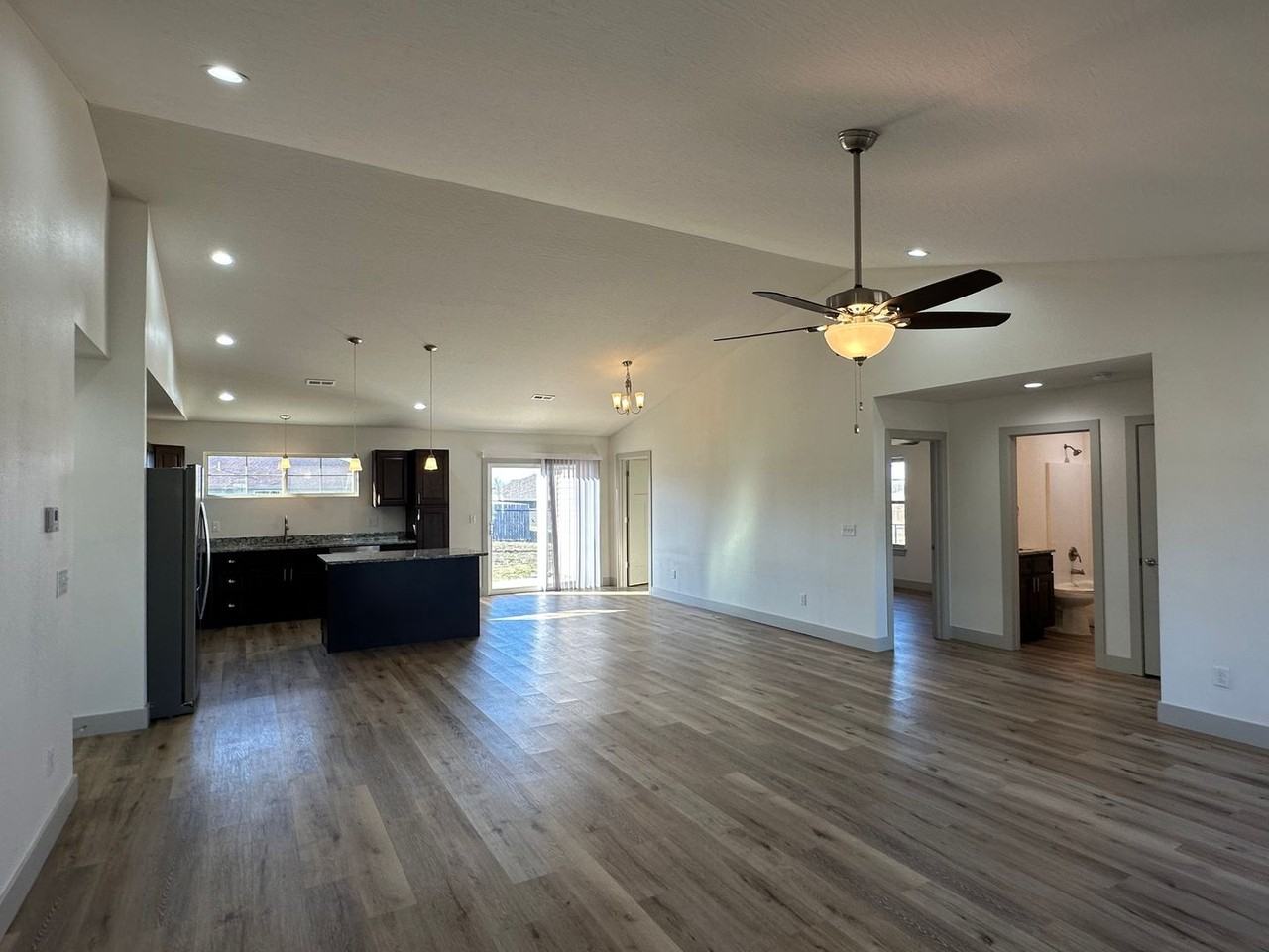 154 Mesa Dr - Photo 5 of 50