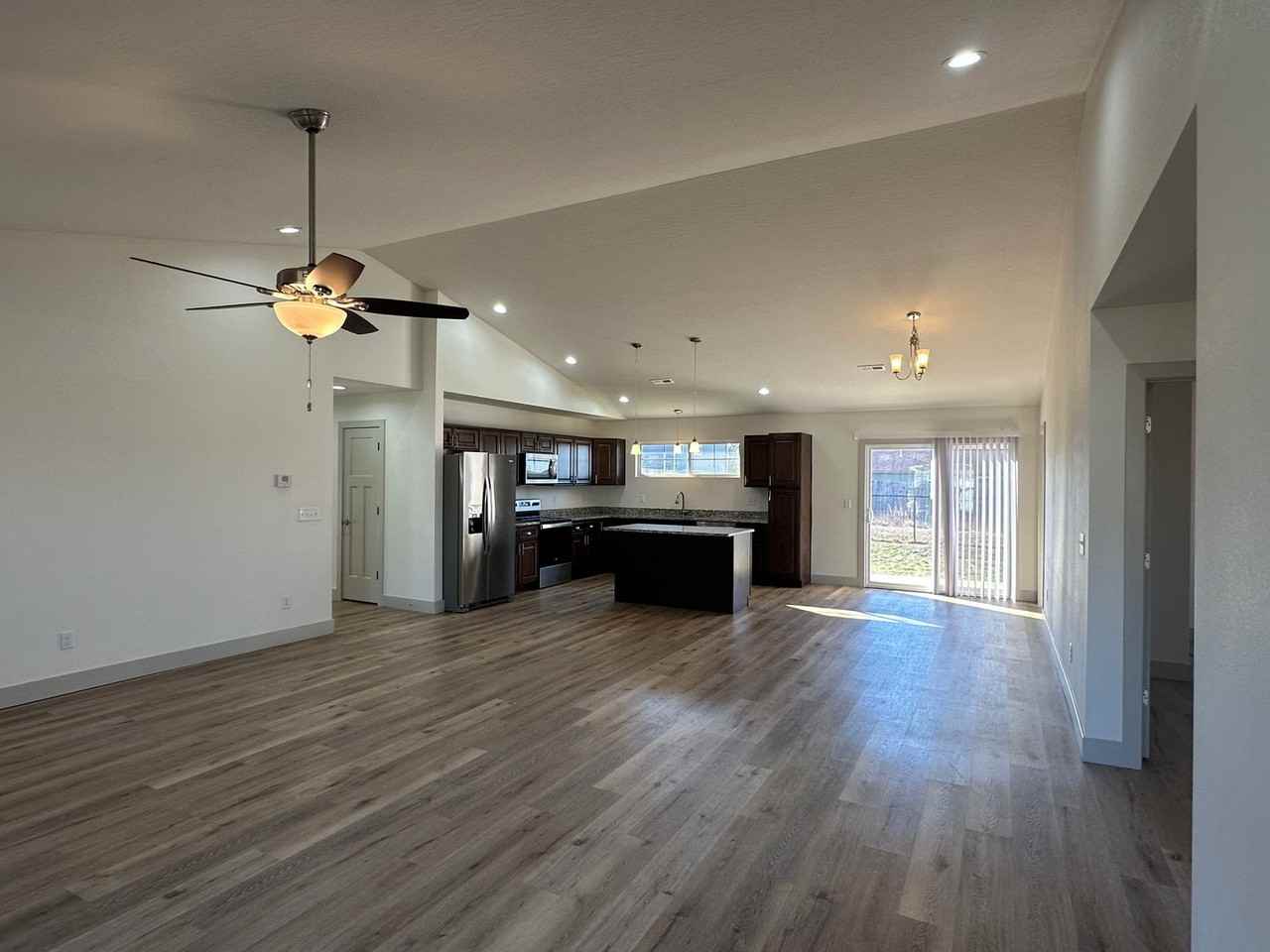 154 Mesa Dr - Photo 6 of 50