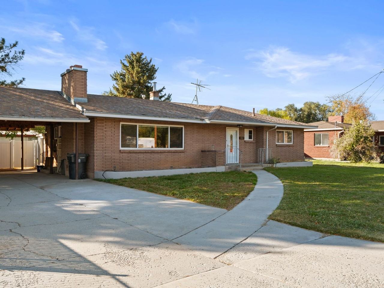 1465 N 1200 W - Photo 4 of 27