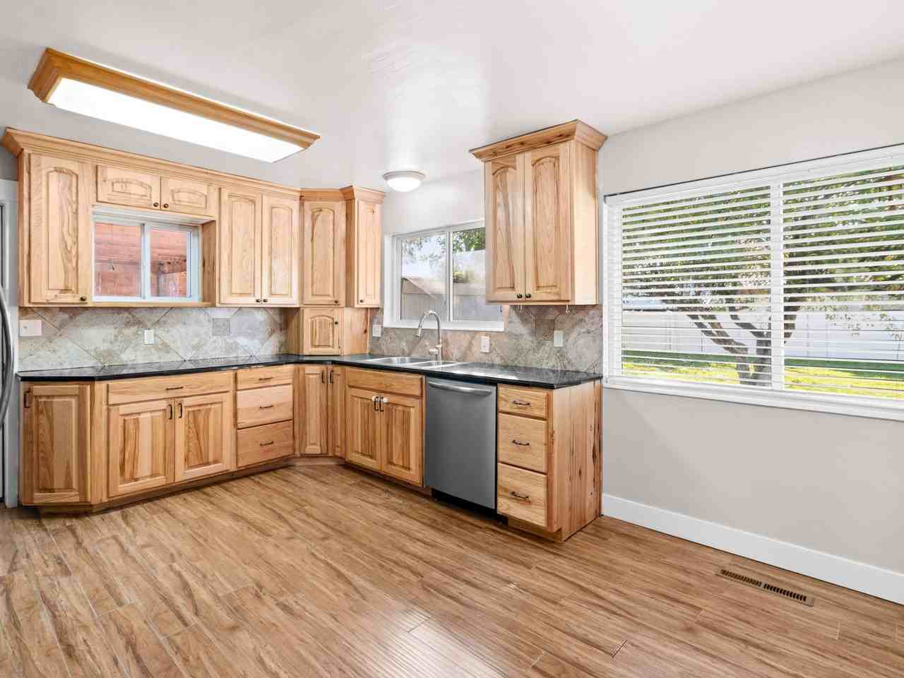 1465 N 1200 W - Photo 7 of 27