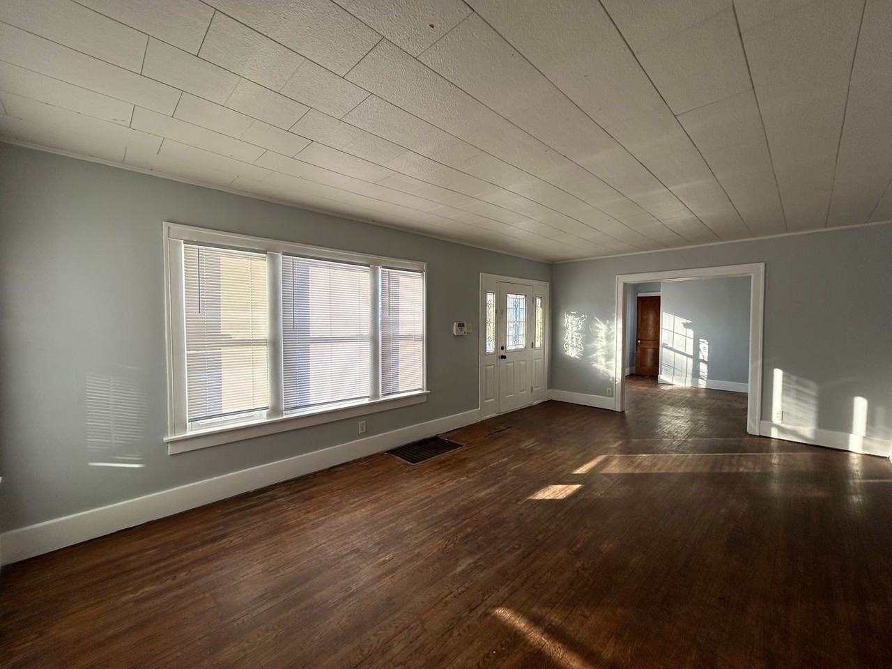 1829 Frances Ave - Photo 3 of 14