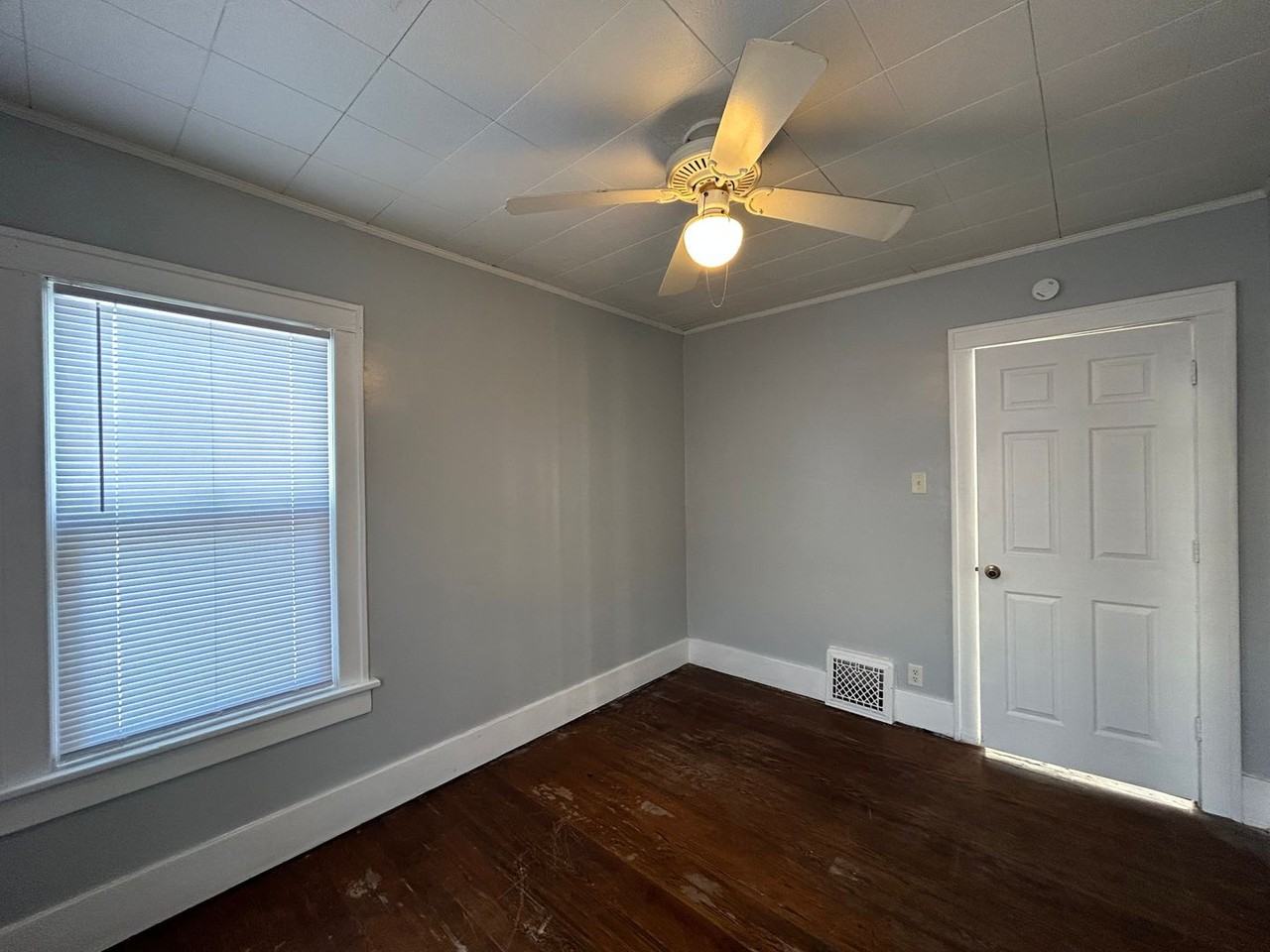 1829 Frances Ave - Photo 6 of 14