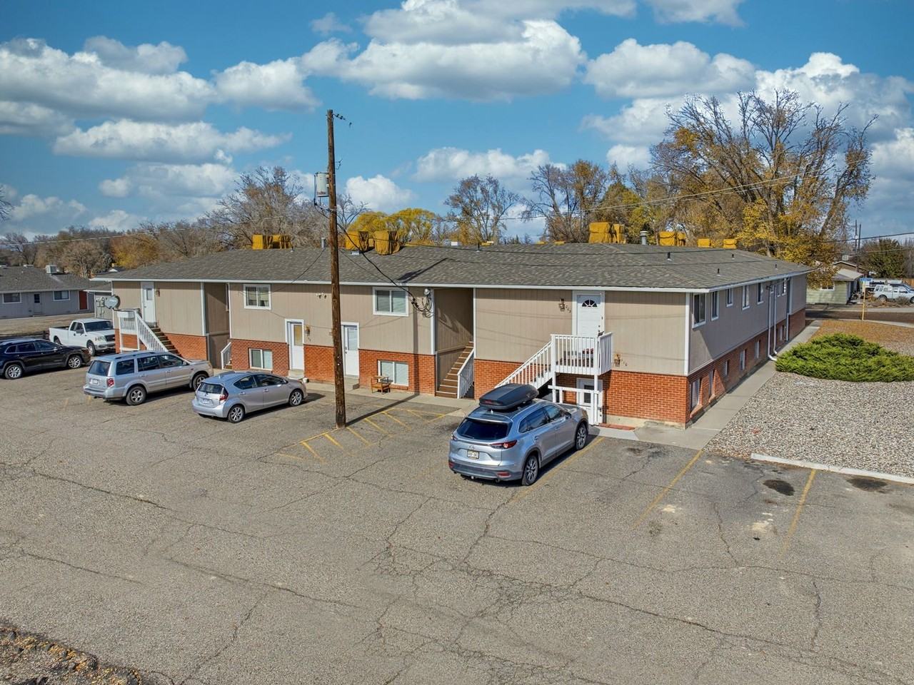 1074 Cedar Way - Photo 6 of 24