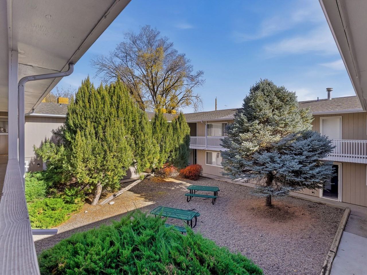 1074 Cedar Way - Photo 6 of 39