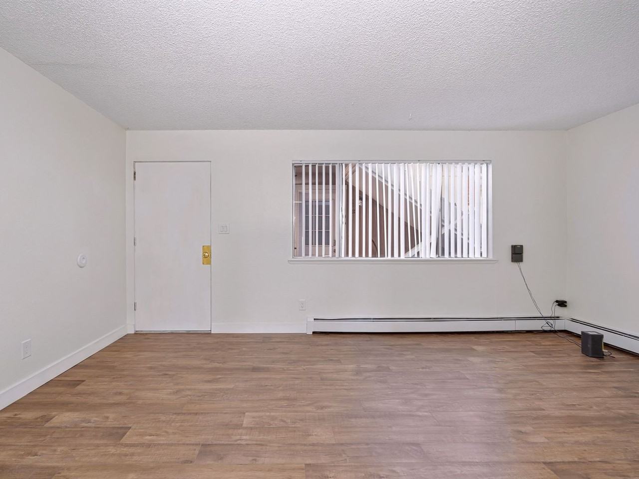 1074 Cedar Way - Photo 7 of 39