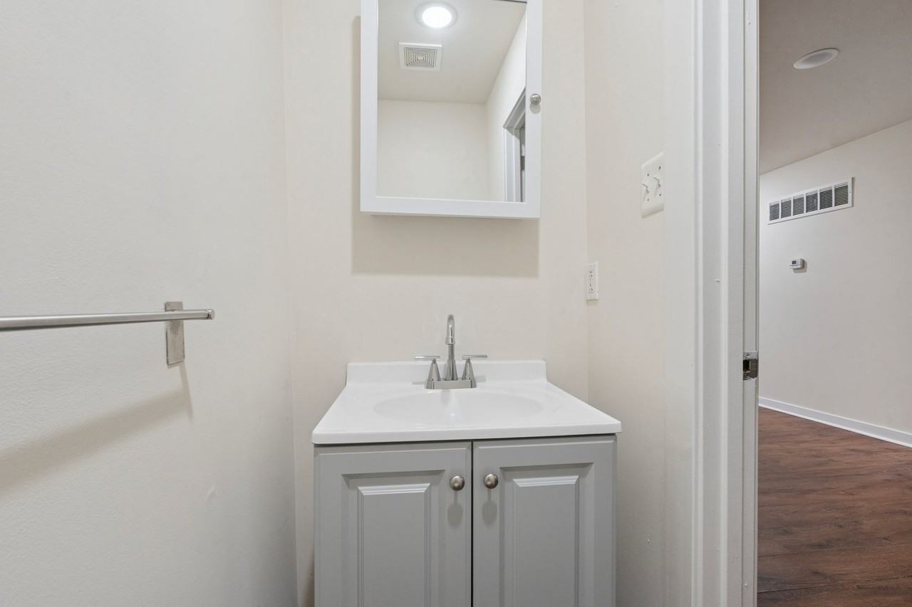 1454 N 56th St - Photo 4 of 14