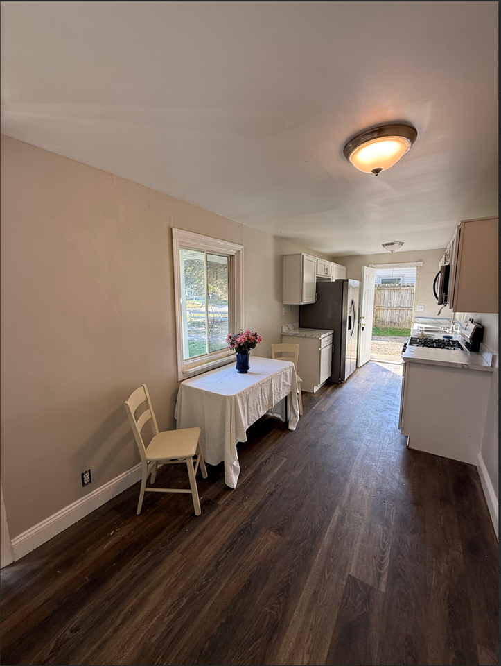 5006 Delbrook Ave - Photo 4 of 46