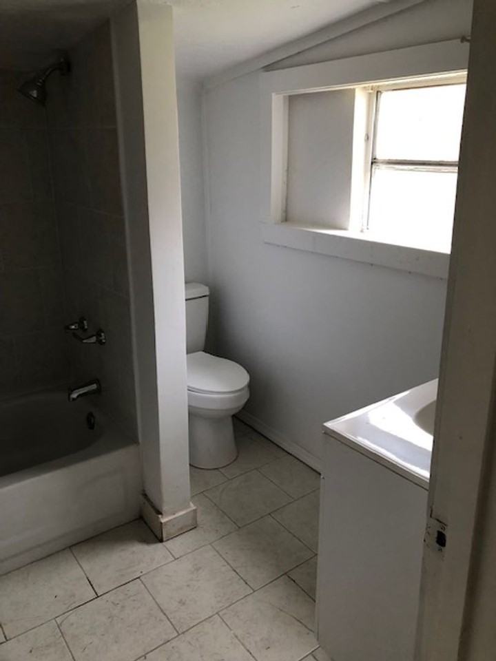 3230 Arlington Ave - Photo 6 of 15