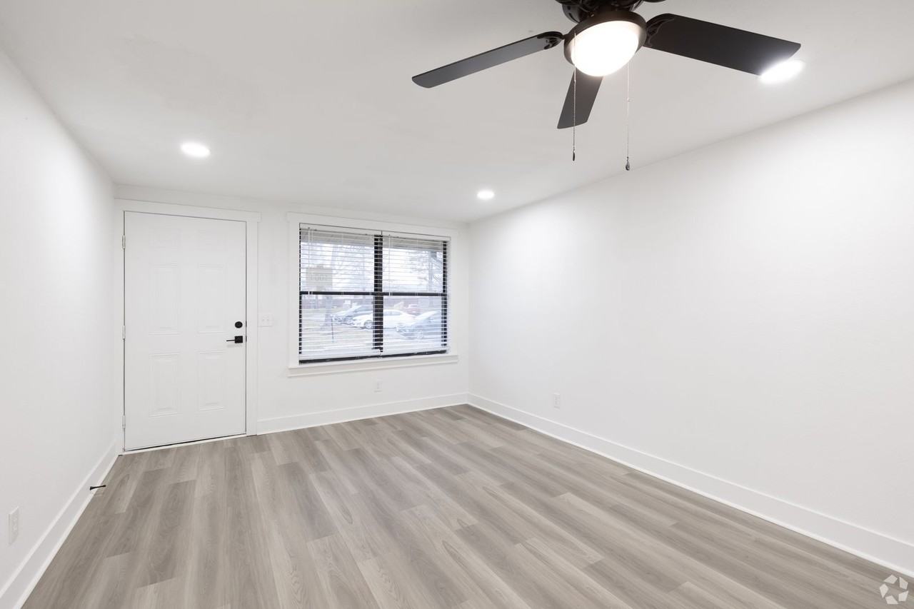 Flats at Beaumont - Photo 2 of 22