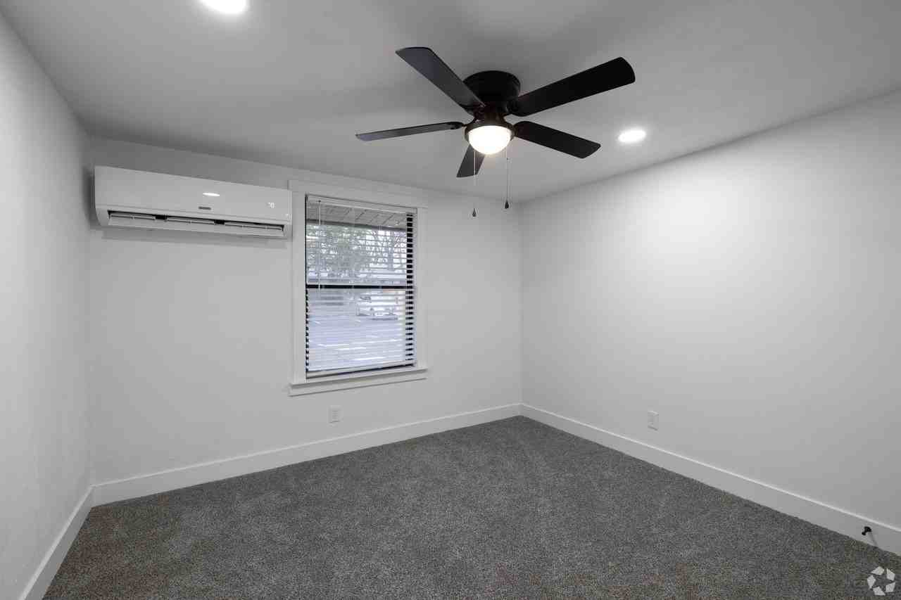 Flats at Beaumont - Photo 7 of 22