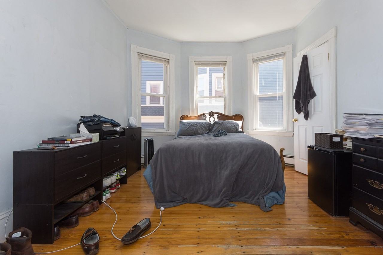168 Hillside St - Photo 4 of 8
