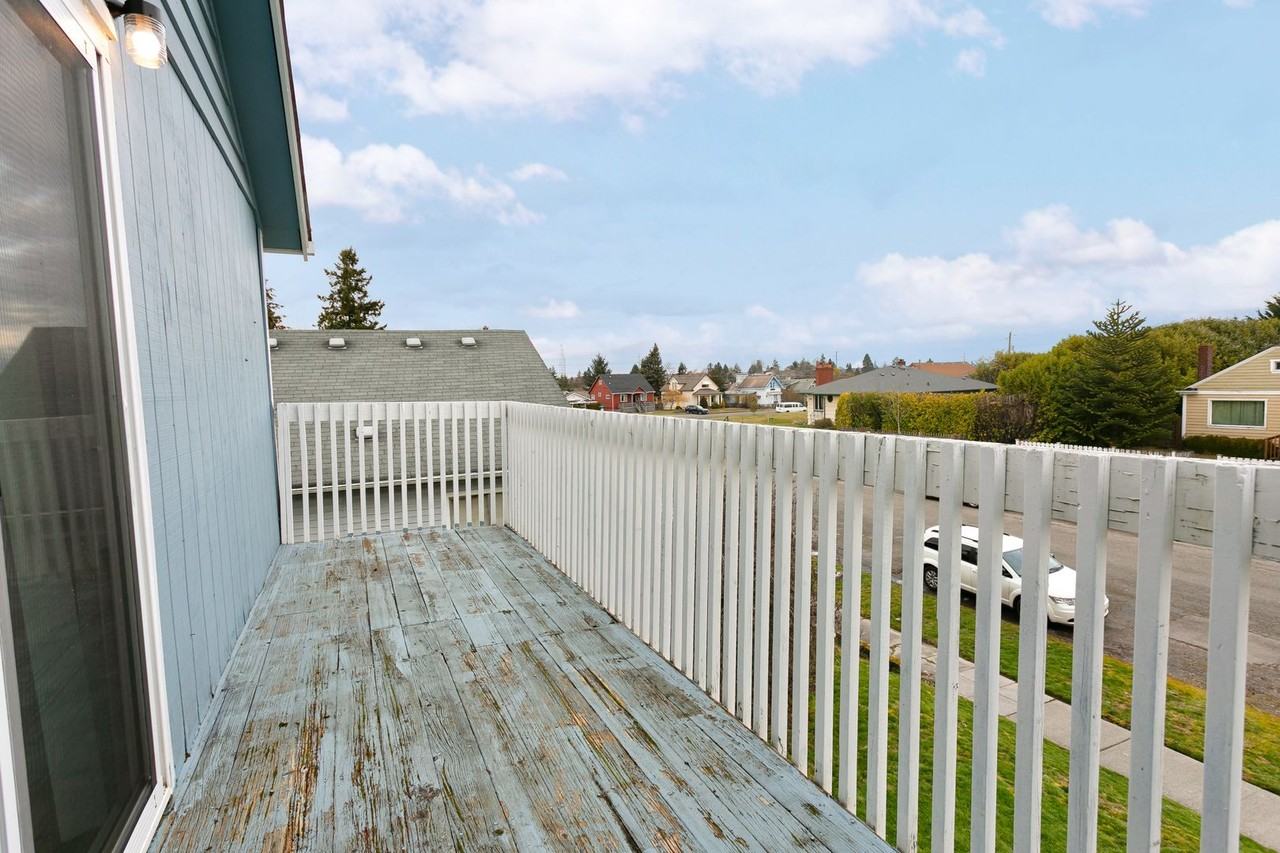 3572 E F St - Photo 2 of 16