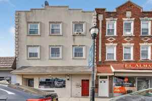 featured image of 1582 Irving St