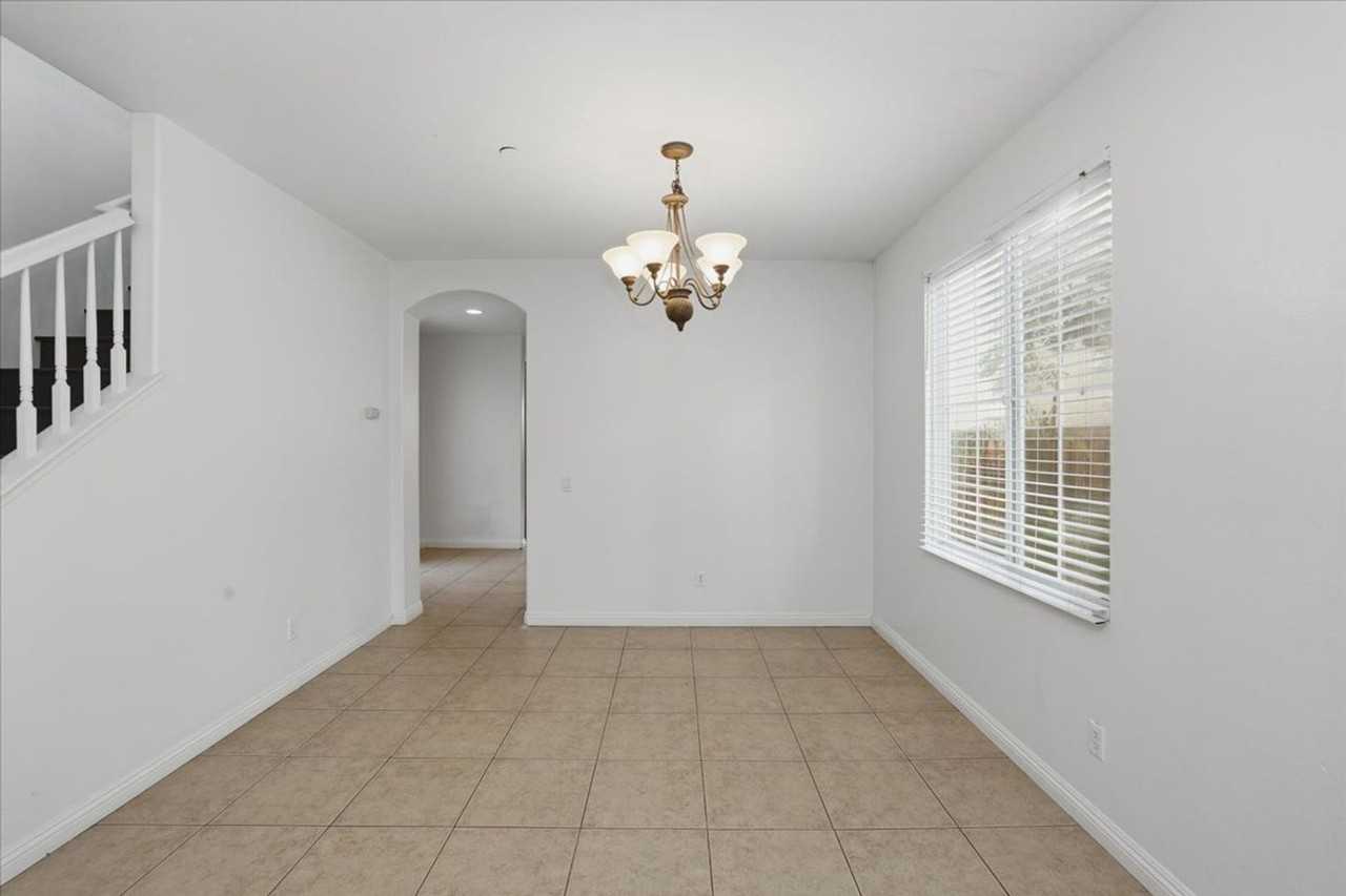 1875 Redfield Rd - Photo 6 of 18