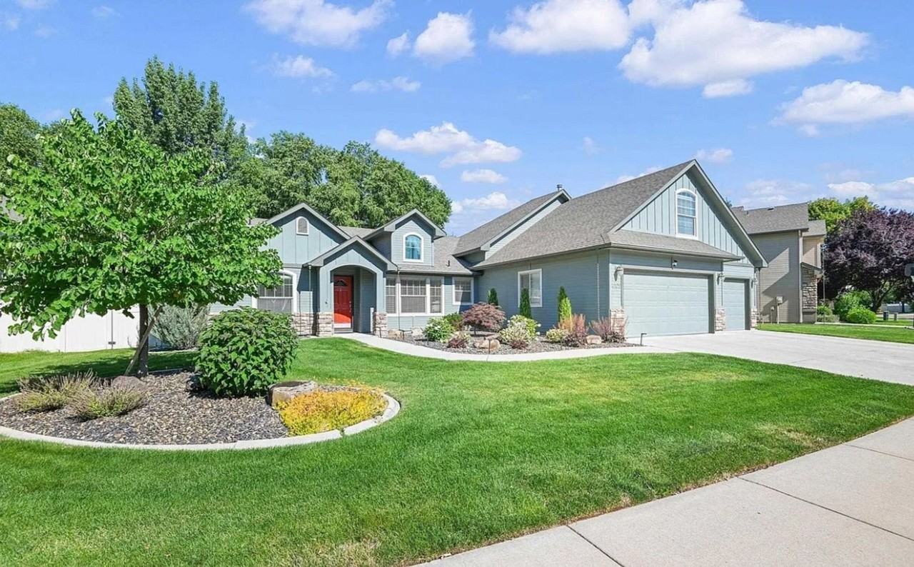 4109 N Breeze Creek Way - Photo 2 of 15