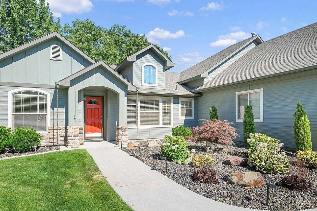 4109 N Breeze Creek Way - Photo 3 of 15