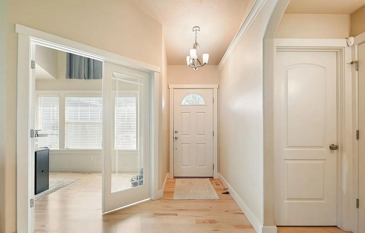 4109 N Breeze Creek Way - Photo 4 of 15