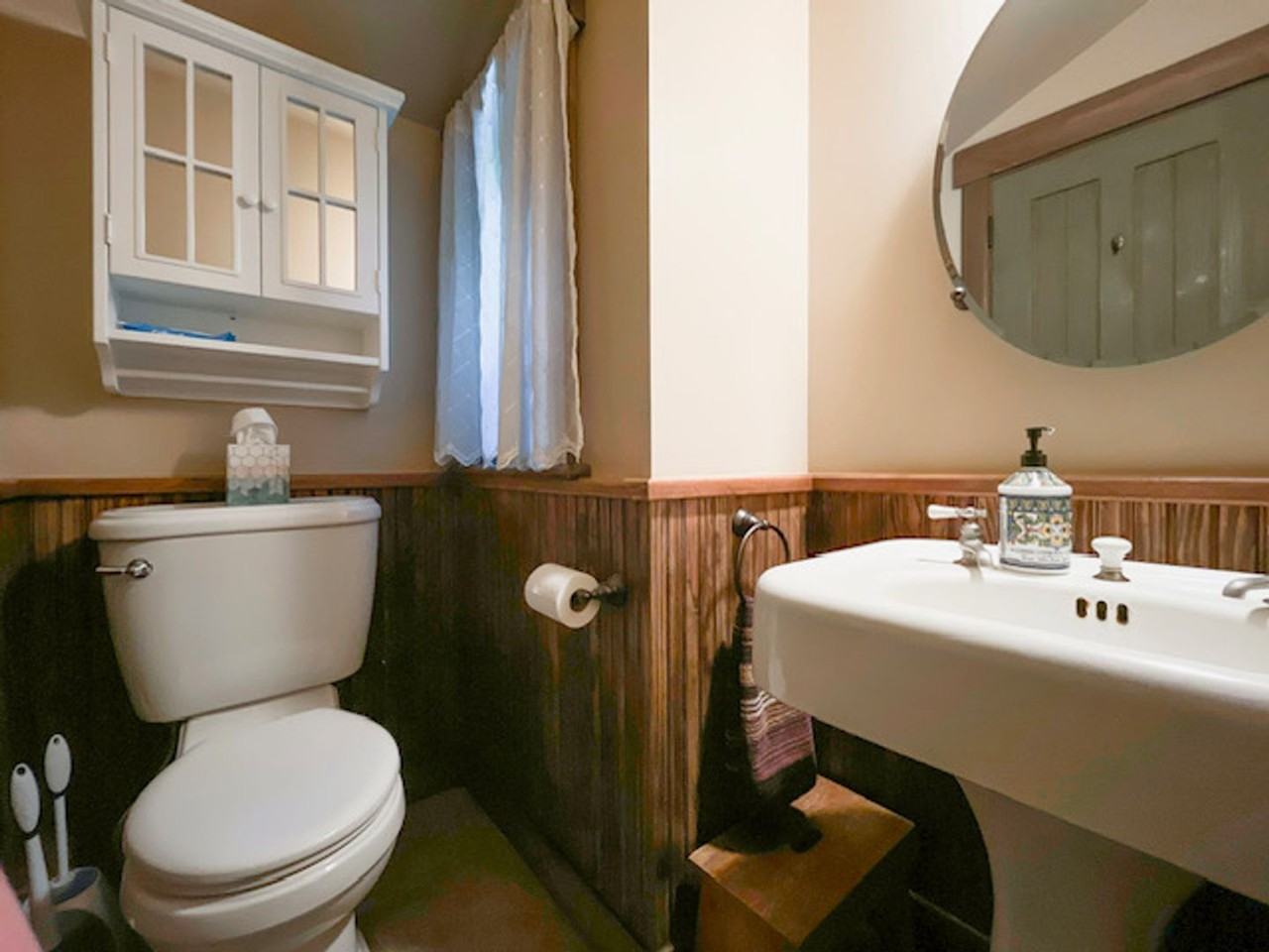 100 N Harris St - Photo 3 of 28