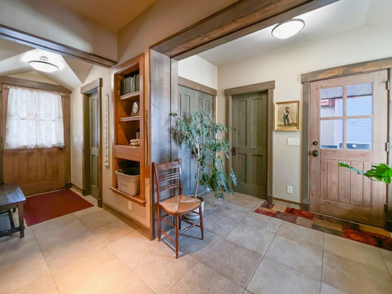 100 N Harris St - Photo 4 of 28