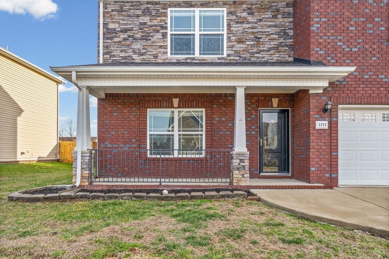 1215 Snowball Ln - Photo 3 of 34