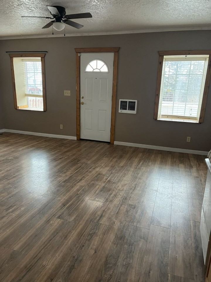 216 7th Ave W - Photo 2 of 12