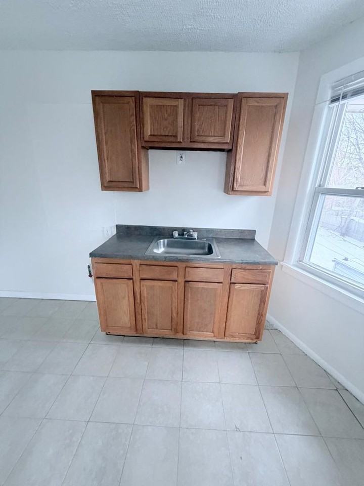 4004 Storer Ave - Photo 2 of 17