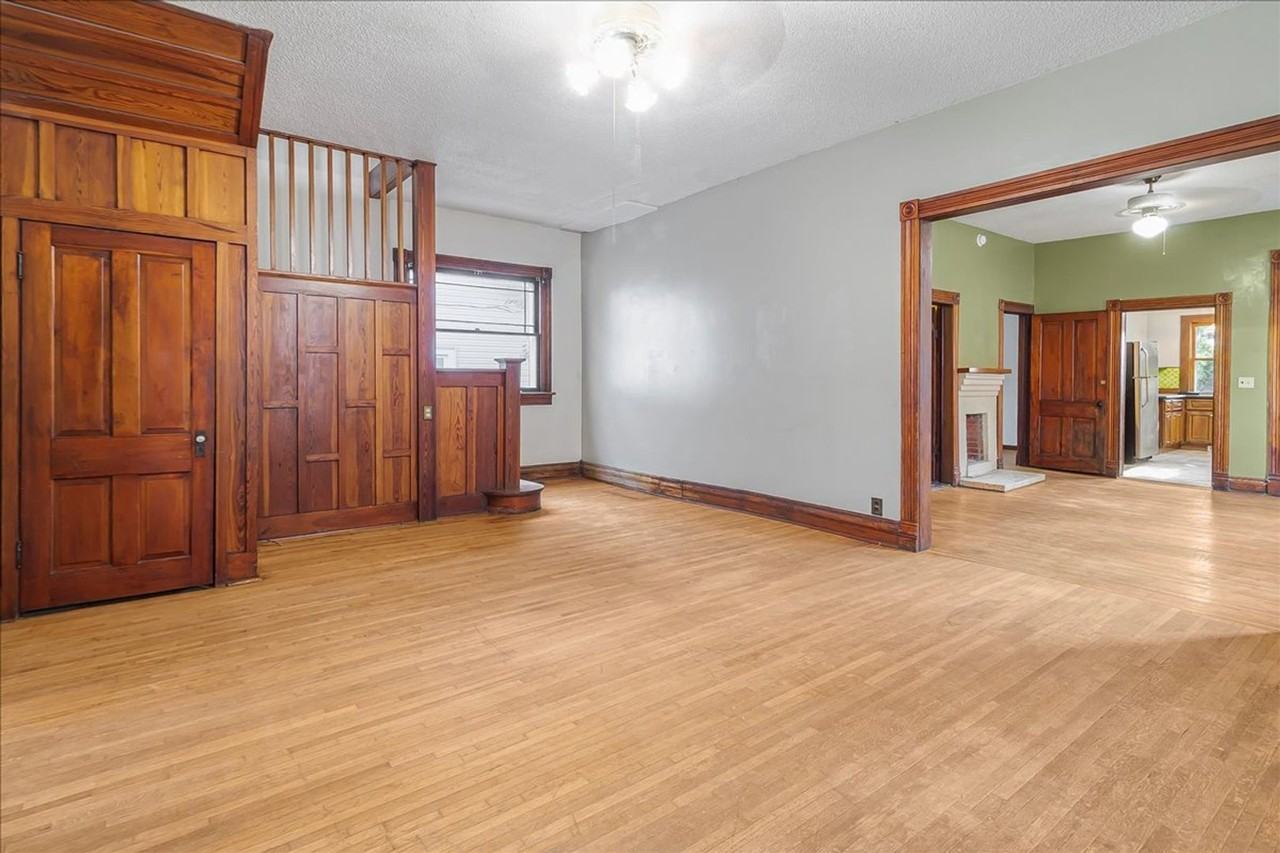 411 N College Ave - Photo 3 of 23